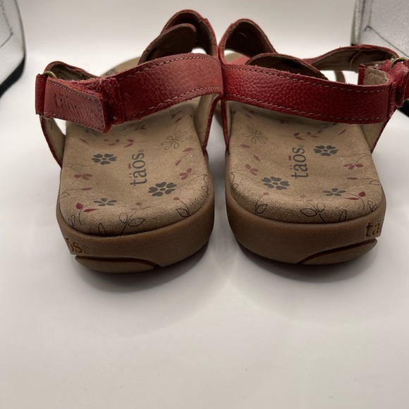 Taos Nirvana Women's Red leather Sandals size 8 - Picture 5 of 9
